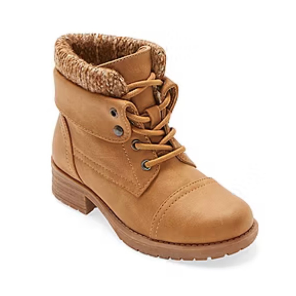 New Big girls boots size 4